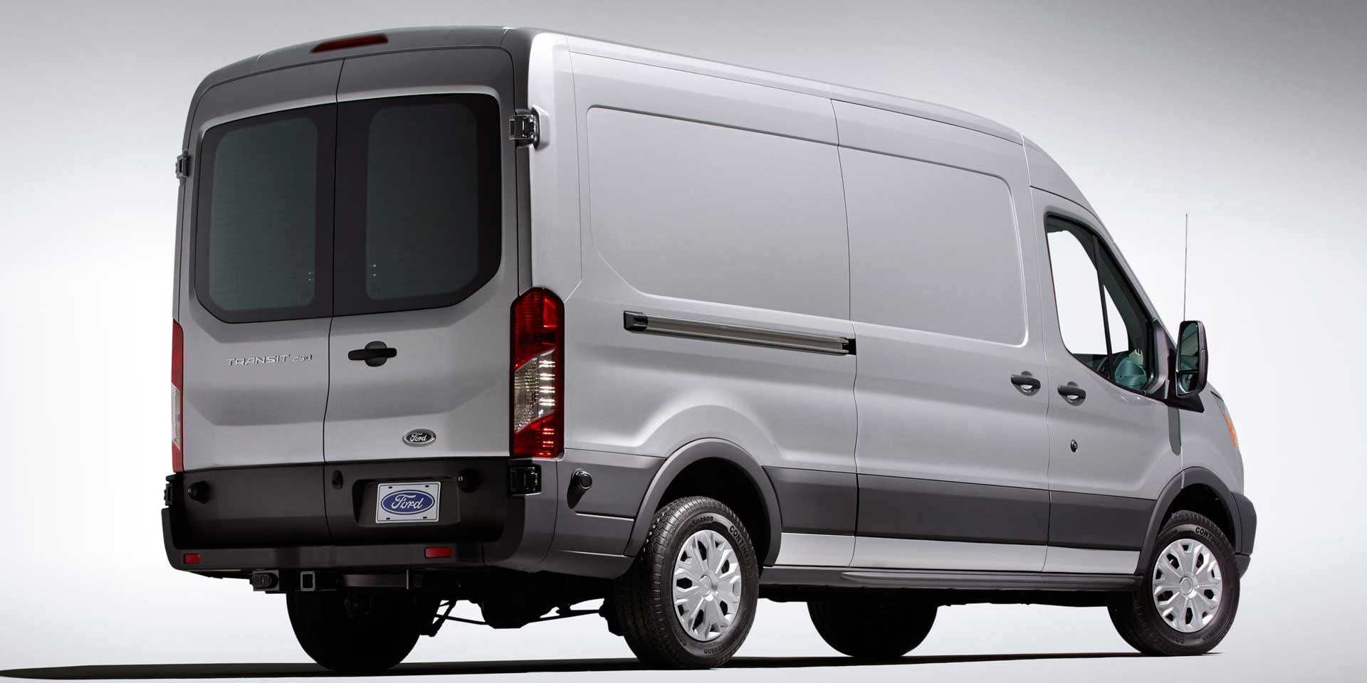 2016 - Ford - Transit - Vehicles On Display | Chicago Auto Show 2016