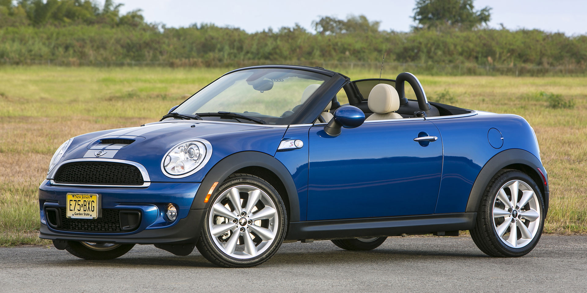 2016 - MINI - Coupe/Roadster - Vehicles on Display | Chicago Auto Show 2016