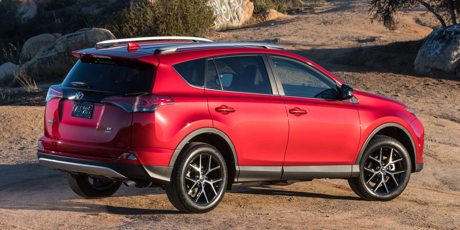 2016 - Toyota - RAV4 - Vehicles on Display | Chicago Auto Show 2016