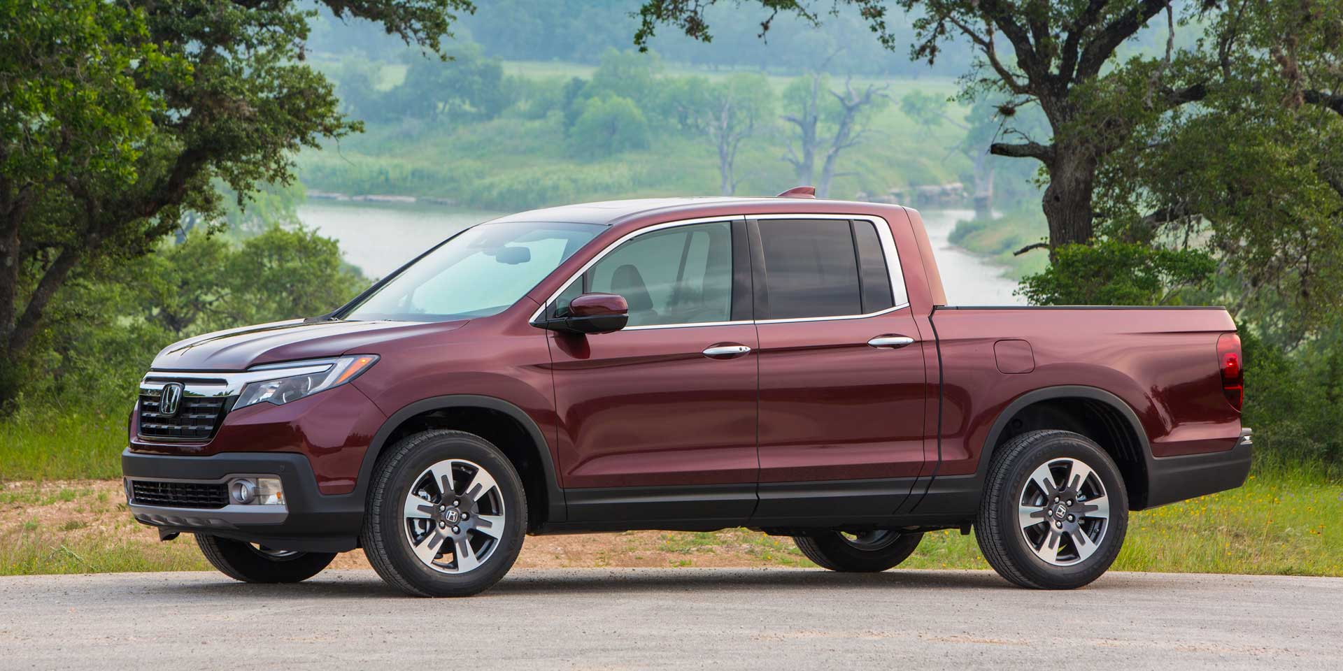 2017 - Honda - Ridgeline - Vehicles on Display | Chicago Auto Show