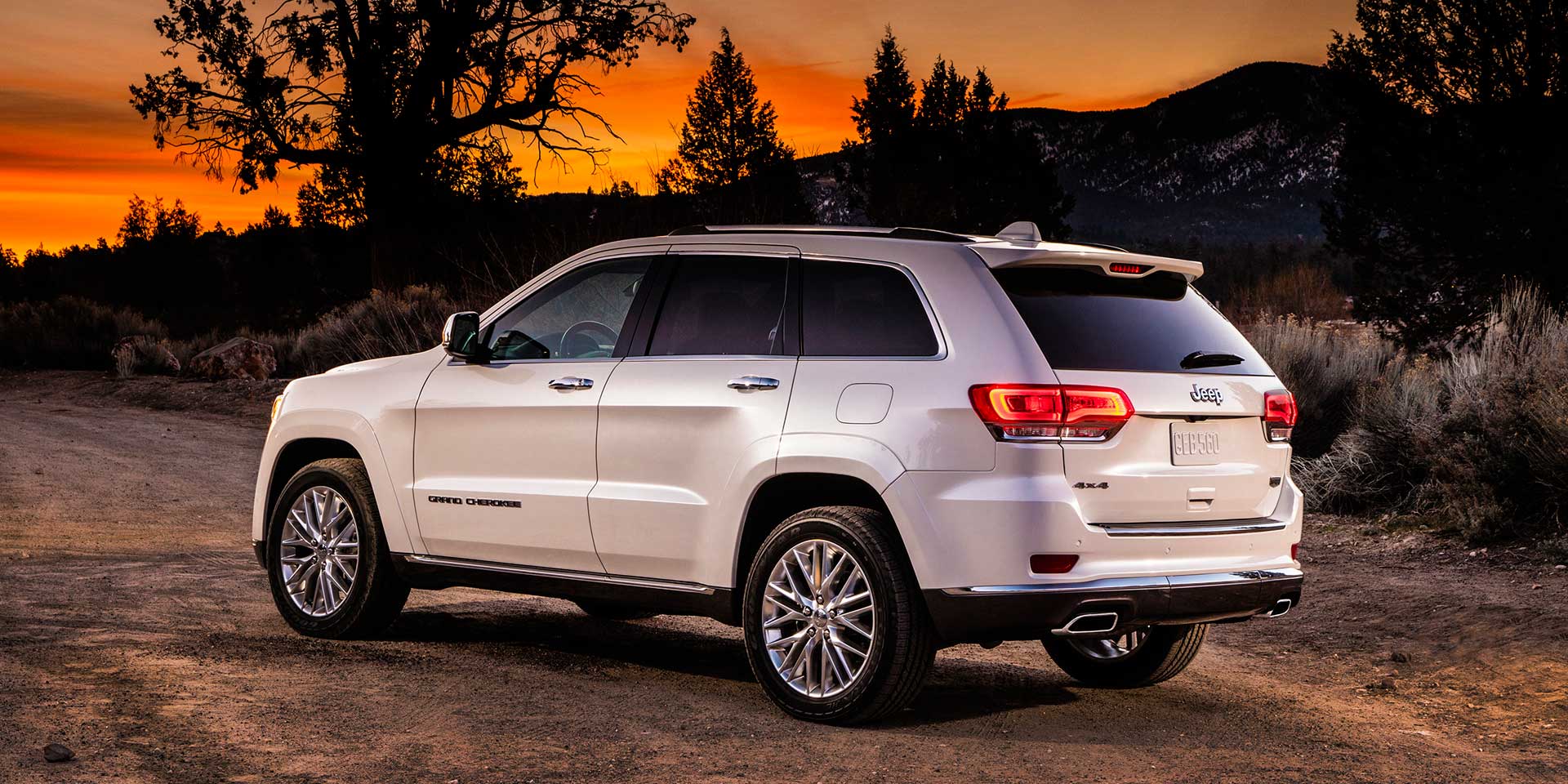 2017 - Jeep - Grand Cherokee - Vehicles on Display | Chicago Auto Show