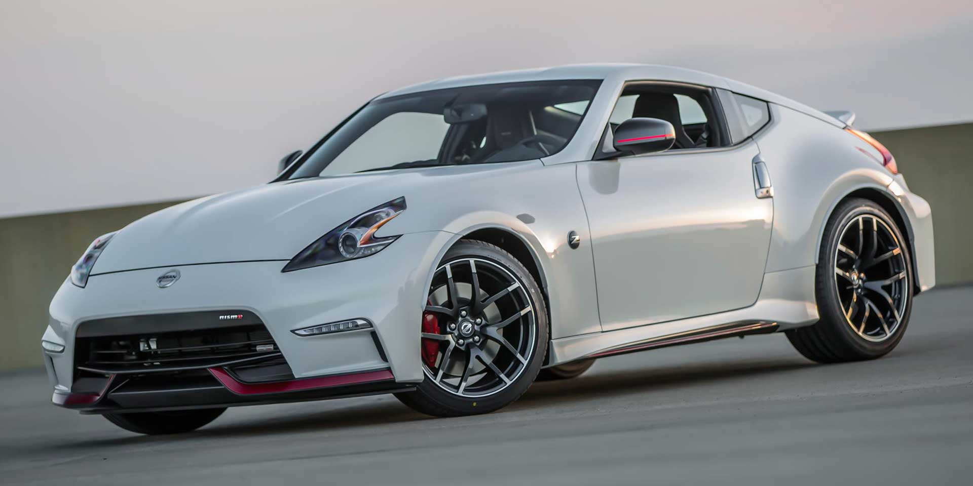 2017 - Nissan - 370Z - Vehicles on Display | Chicago Auto Show