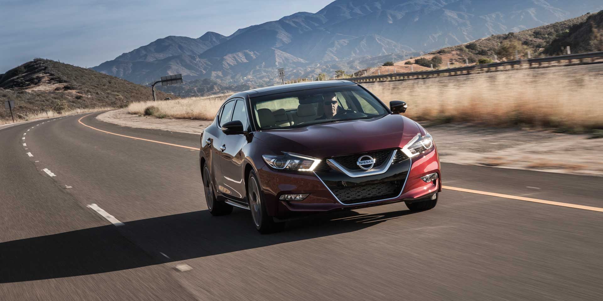 2017 - Nissan - Maxima - Vehicles on Display | Chicago Auto Show