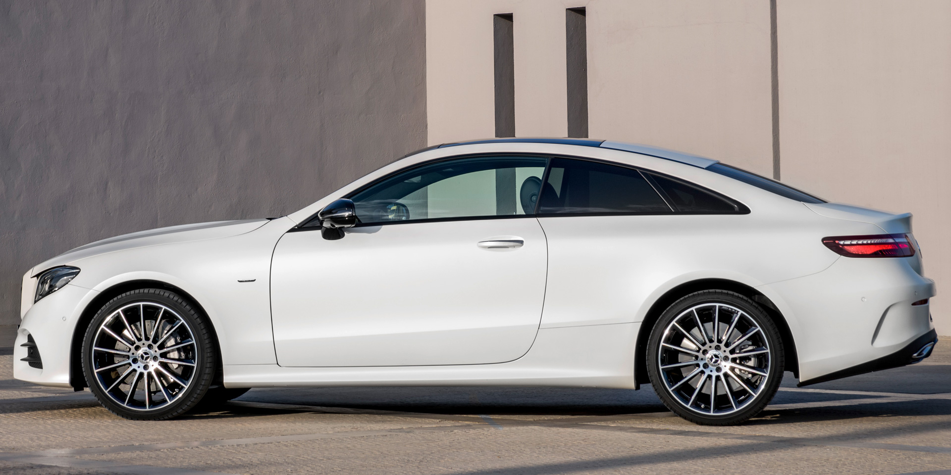 2018 - Mercedes-benz - E Coupe - Vehicles On Display 