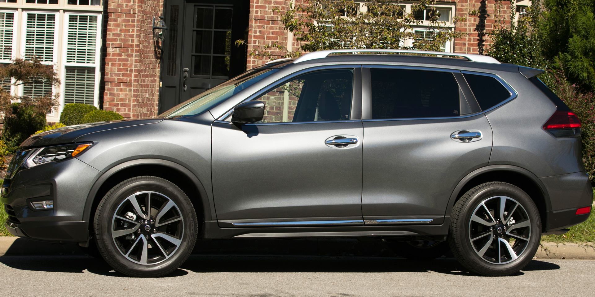 2018 - Nissan - Rogue - Vehicles on Display | Chicago Auto Show