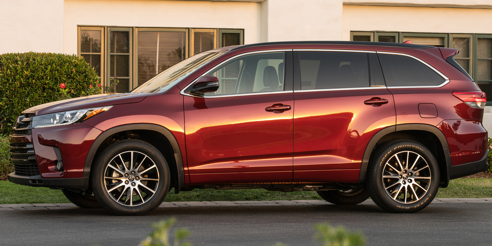 2018 - Toyota - Highlander - Vehicles on Display | Chicago Auto Show