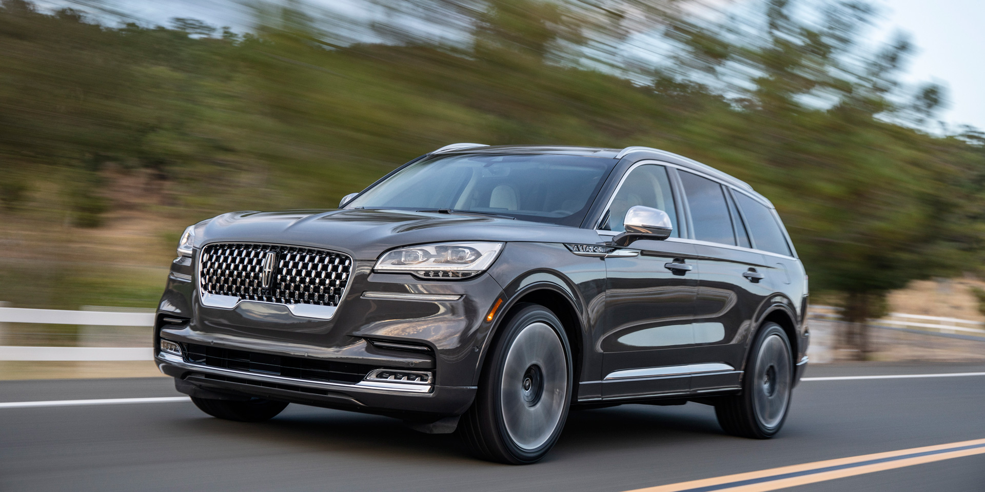 2020 - Lincoln - Aviator - Vehicles on Display | Chicago Auto Show