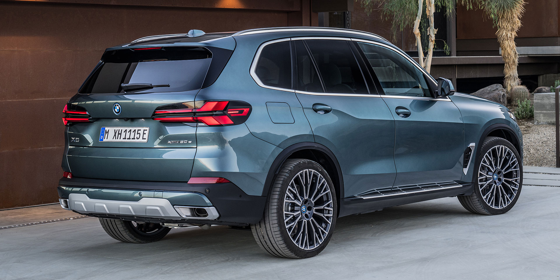 2024 - BMW - X5 - Vehicles on Display | Chicago Auto Show